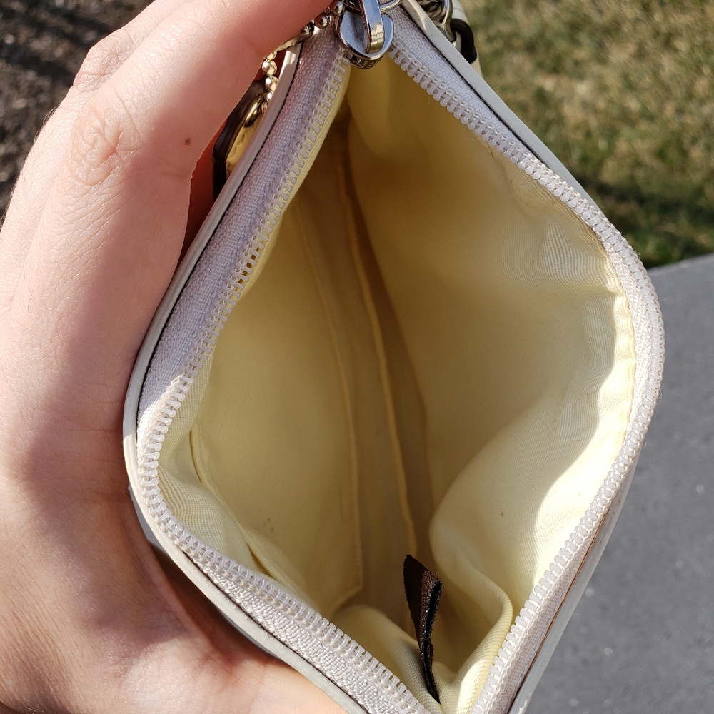Coach Pleated Wristlet Tan White Cream Patent Leather Monogram Canvas Fabric - Picture 3 of 3